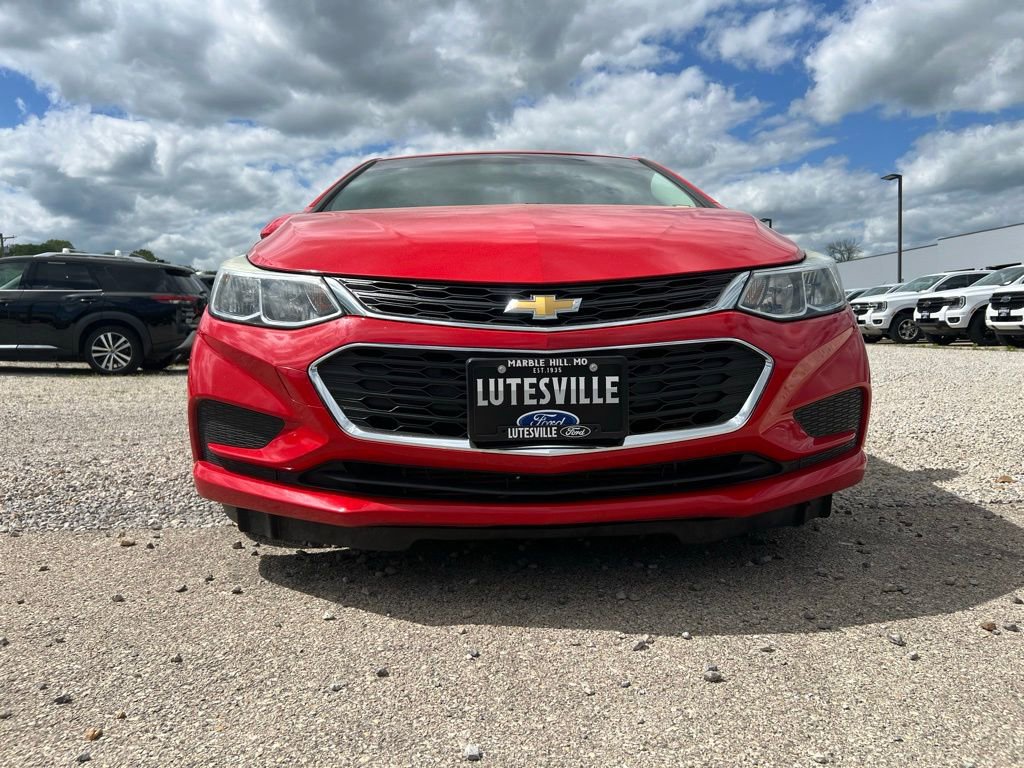 Used 2017 Chevrolet Cruze LS FWD image 3