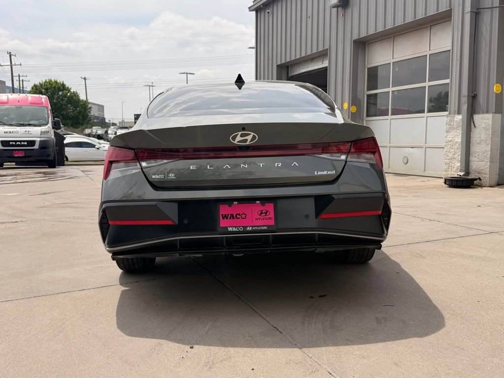 Used 2024 Hyundai Elantra Limited FWD image 6