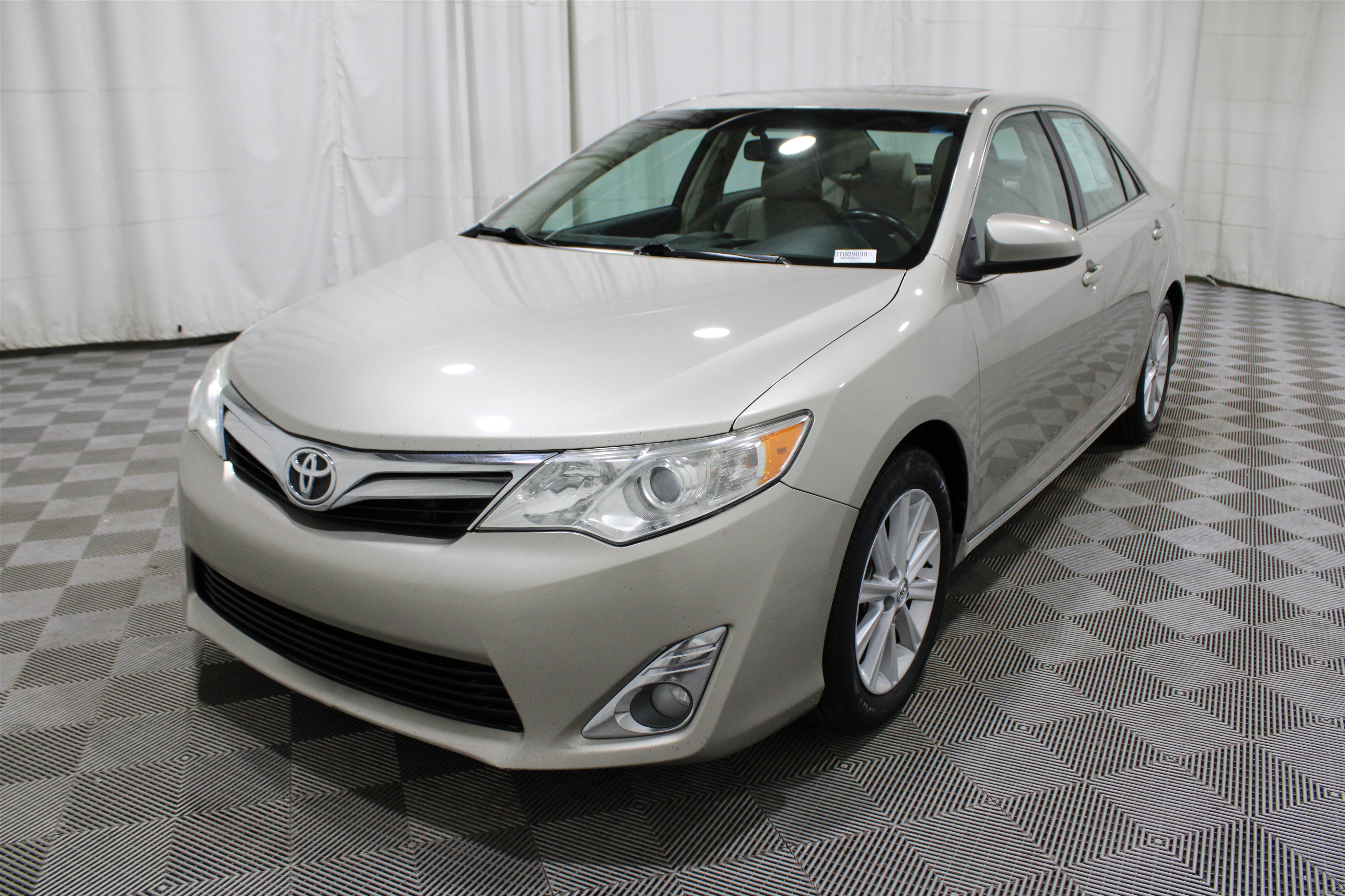 Used 2014 Toyota Camry SE image 28