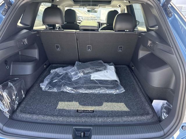 New 2026 Volkswagen Tiguan SE R-Line FWD image 5