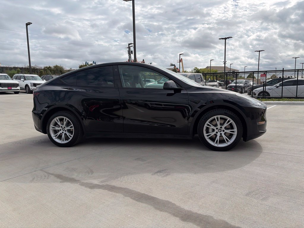 Used 2022 Tesla Model Y Long Range AWD/4WD image 13