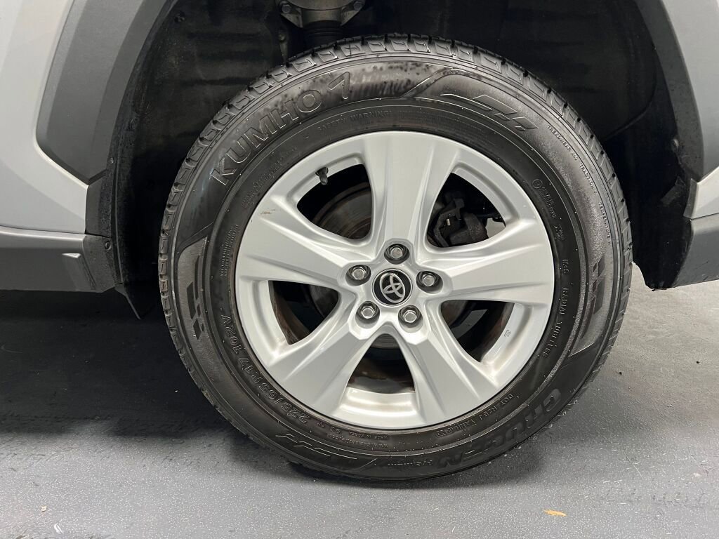 Used 2021 Toyota RAV4 XLE w/ Convenience Package image 22