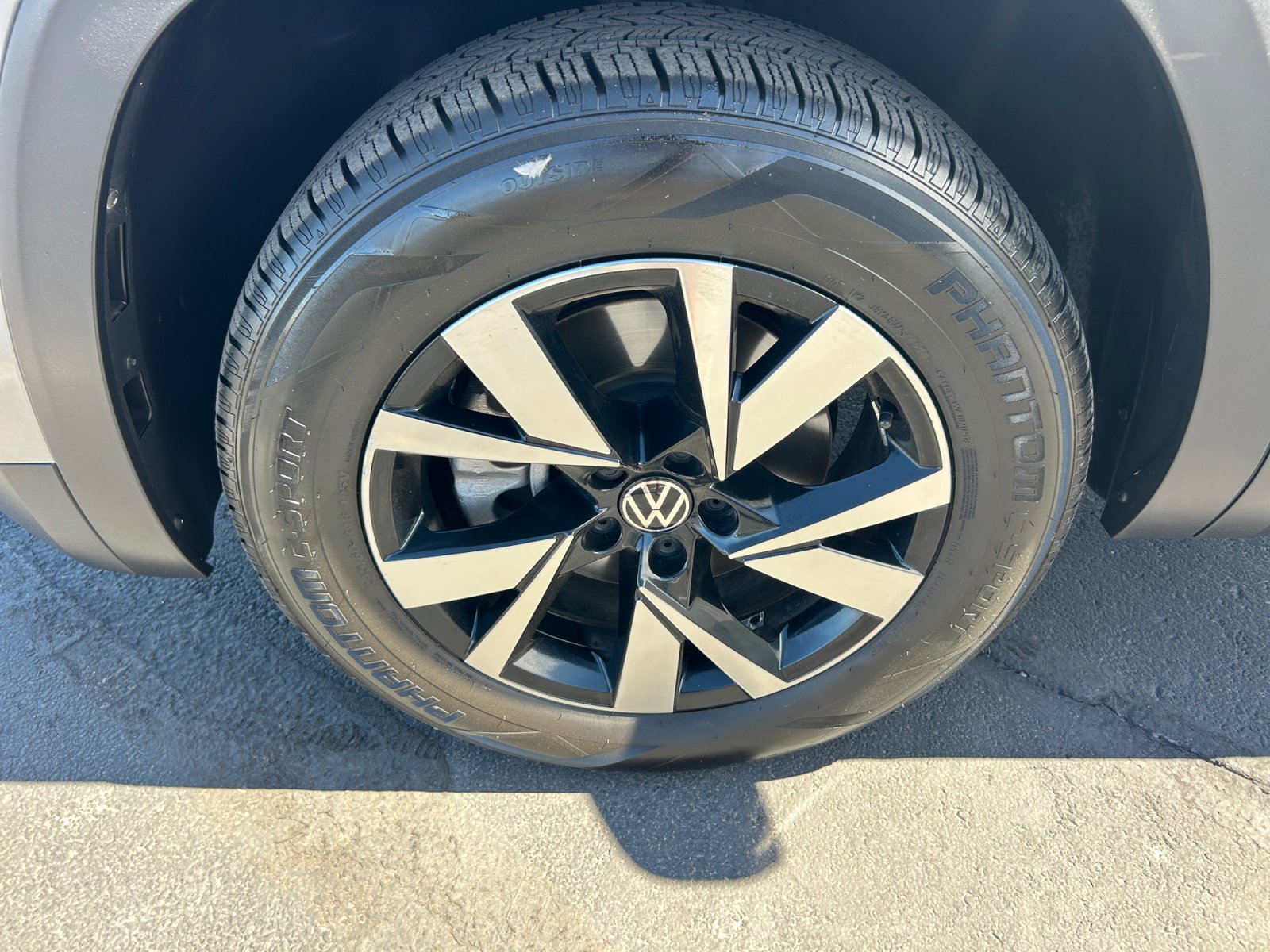 Certified 2022 Volkswagen Atlas Cross Sport SE AWD/4WD image 25