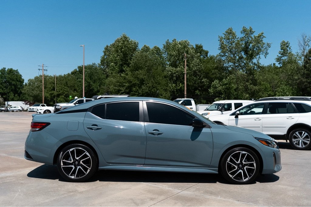 Used 2024 Nissan Sentra SR FWD image 4