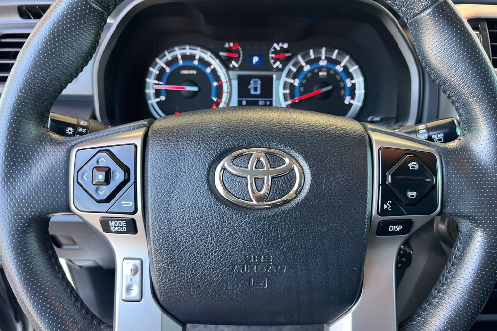 Certified 2018 Toyota 4Runner SR5 AWD/4WD image 25