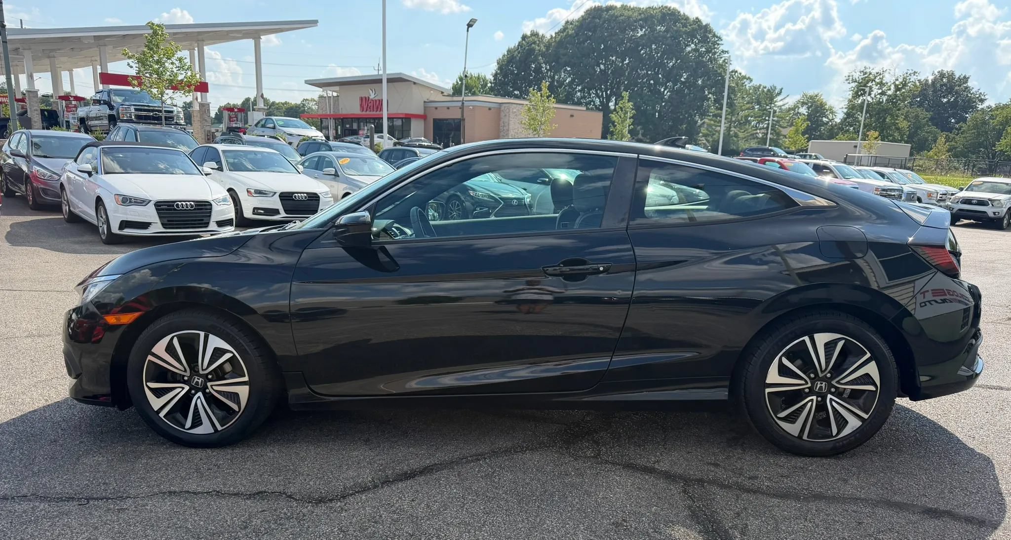 Used 2017 Honda Civic EX-T image 2