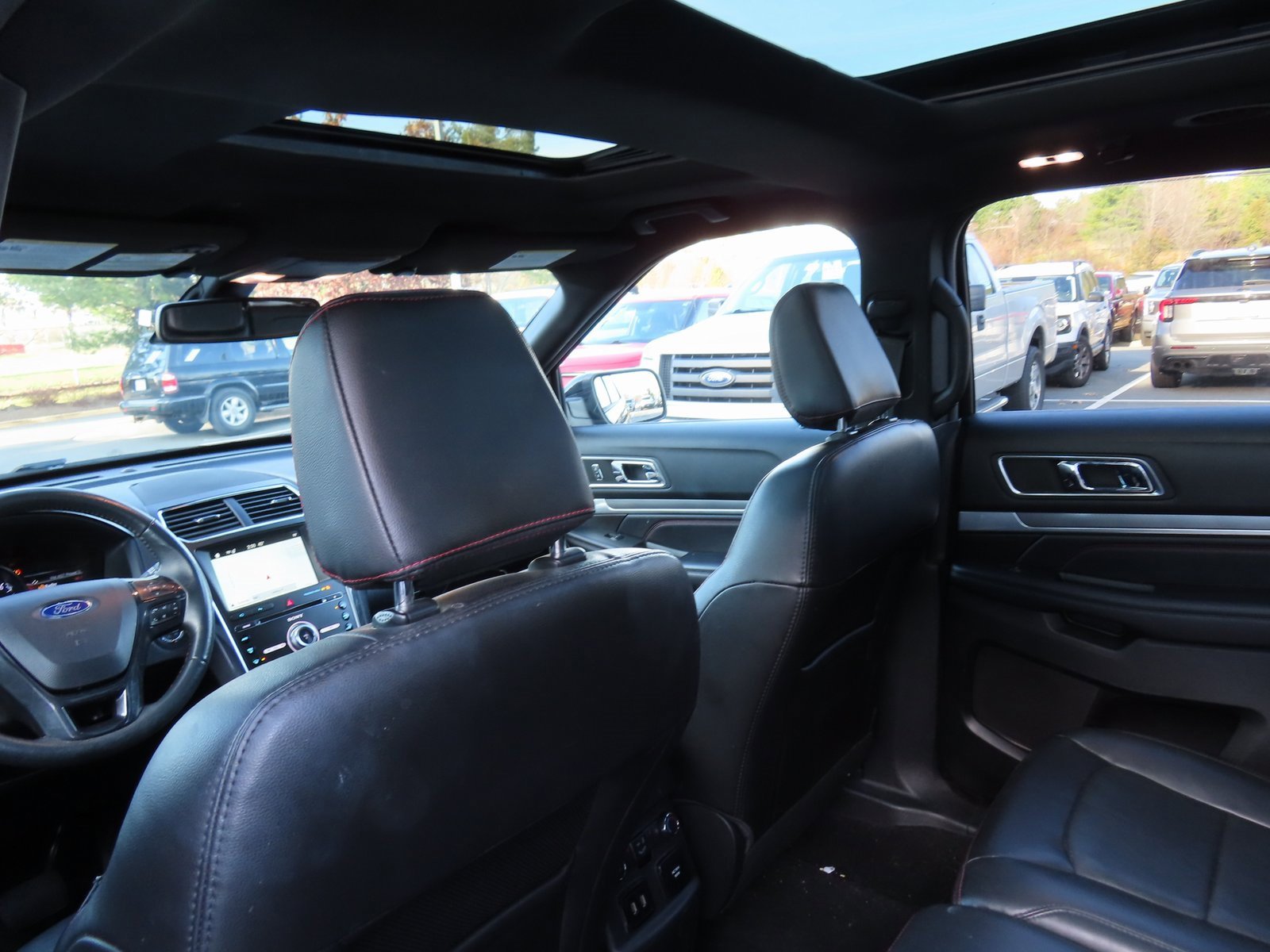 Used 2018 Ford Explorer Sport w/ Equipment Group 401A image 27