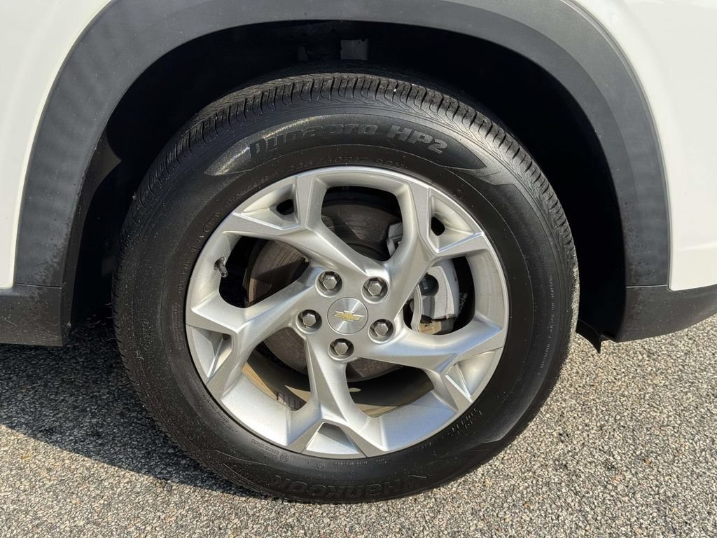 Used 2024 Chevrolet Trax LS w/ LS Convenience Package FWD image 27