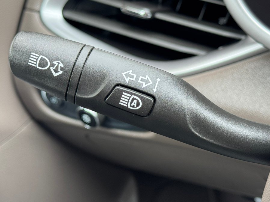 Used 2024 Chevrolet Malibu LT FWD image 17