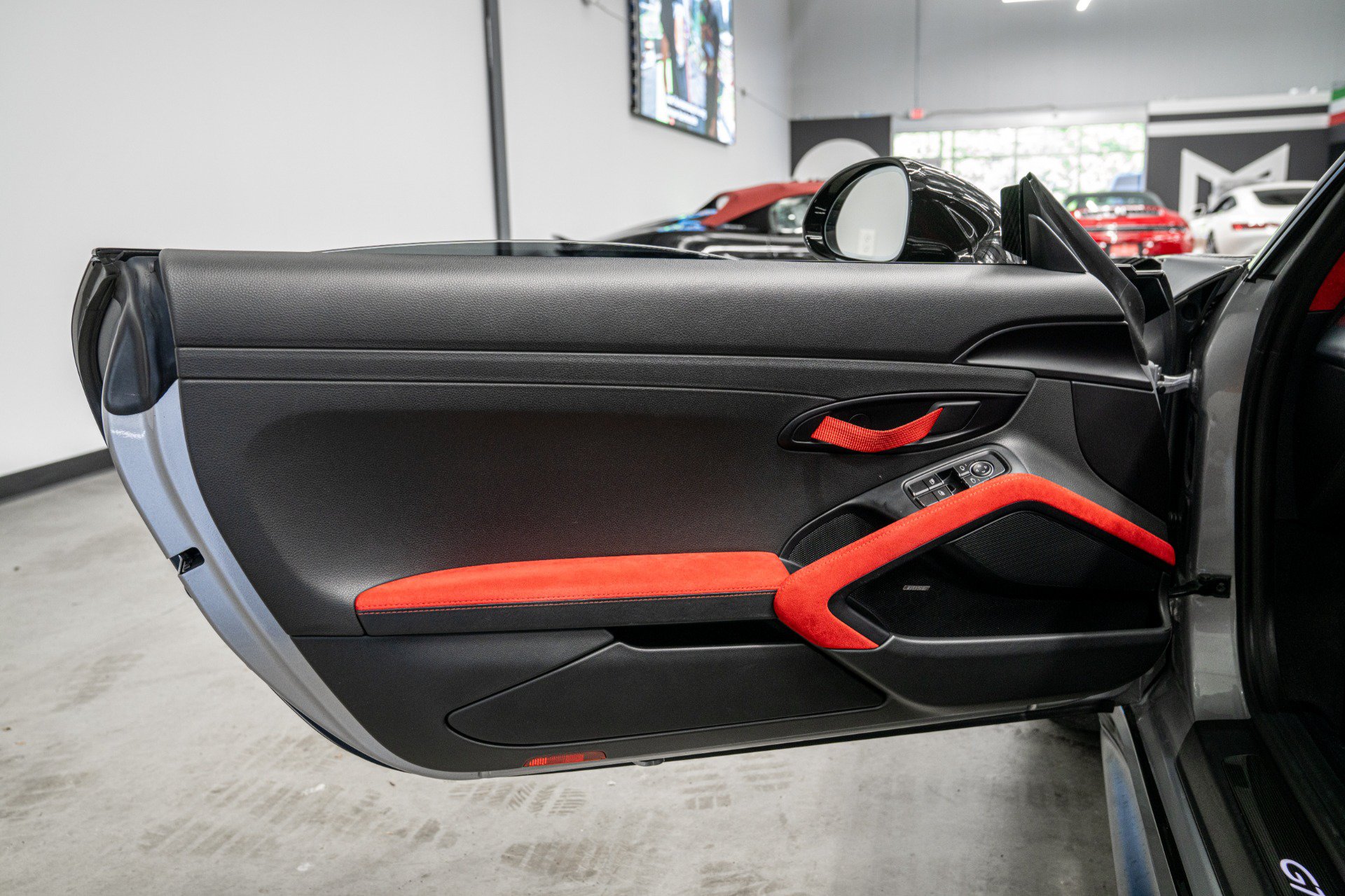 Used 2018 Porsche 911 GT2 RS RWD image 40