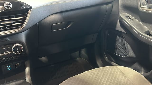 Used 2022 Ford Escape SE w/ SE Sport Appearance Package image 18