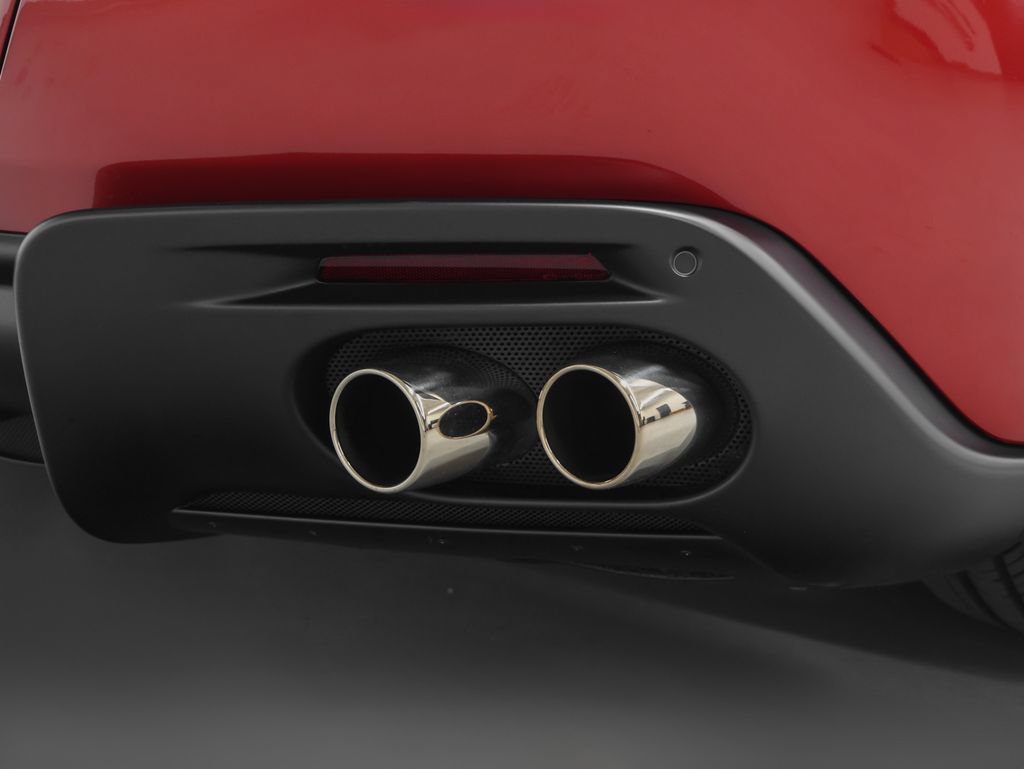 Certified 2022 Ferrari Roma RWD image 38