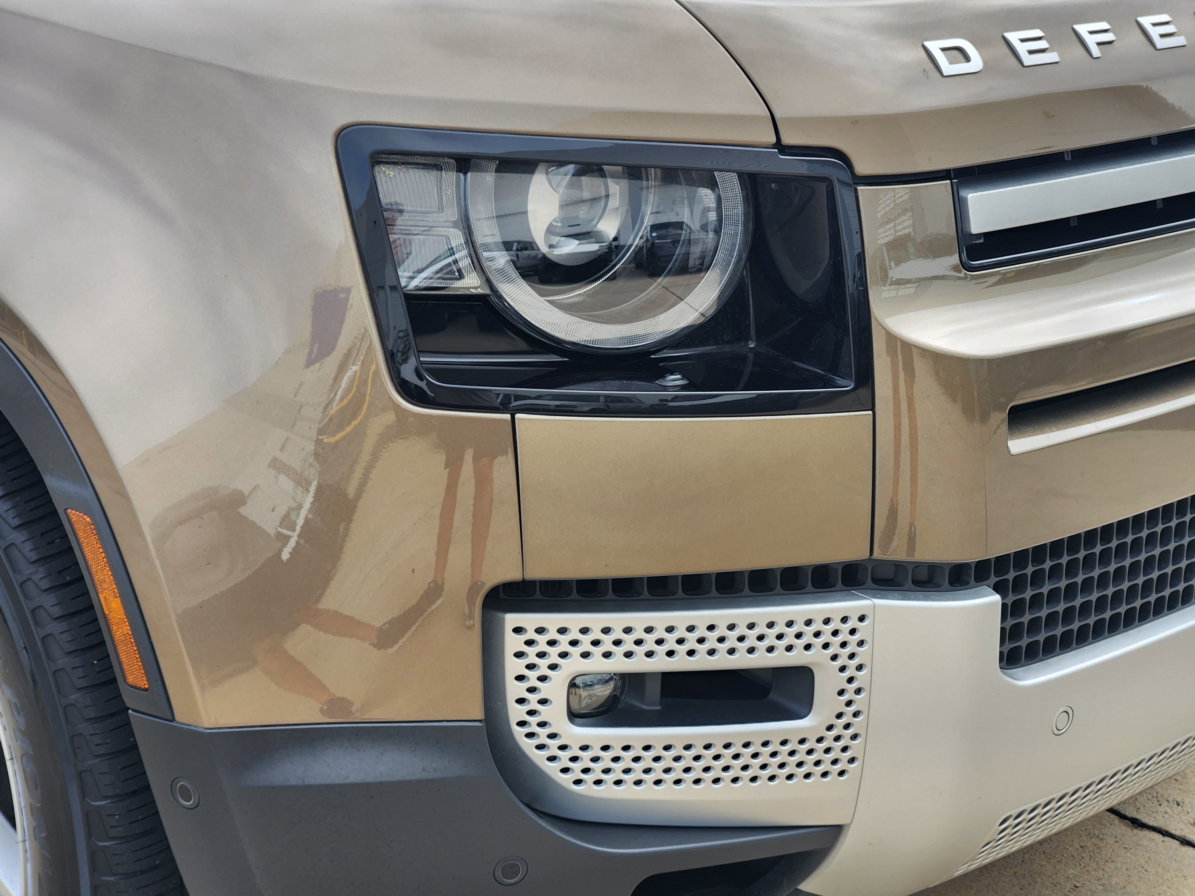 Certified 2025 Land Rover Defender 110 S AWD/4WD image 8