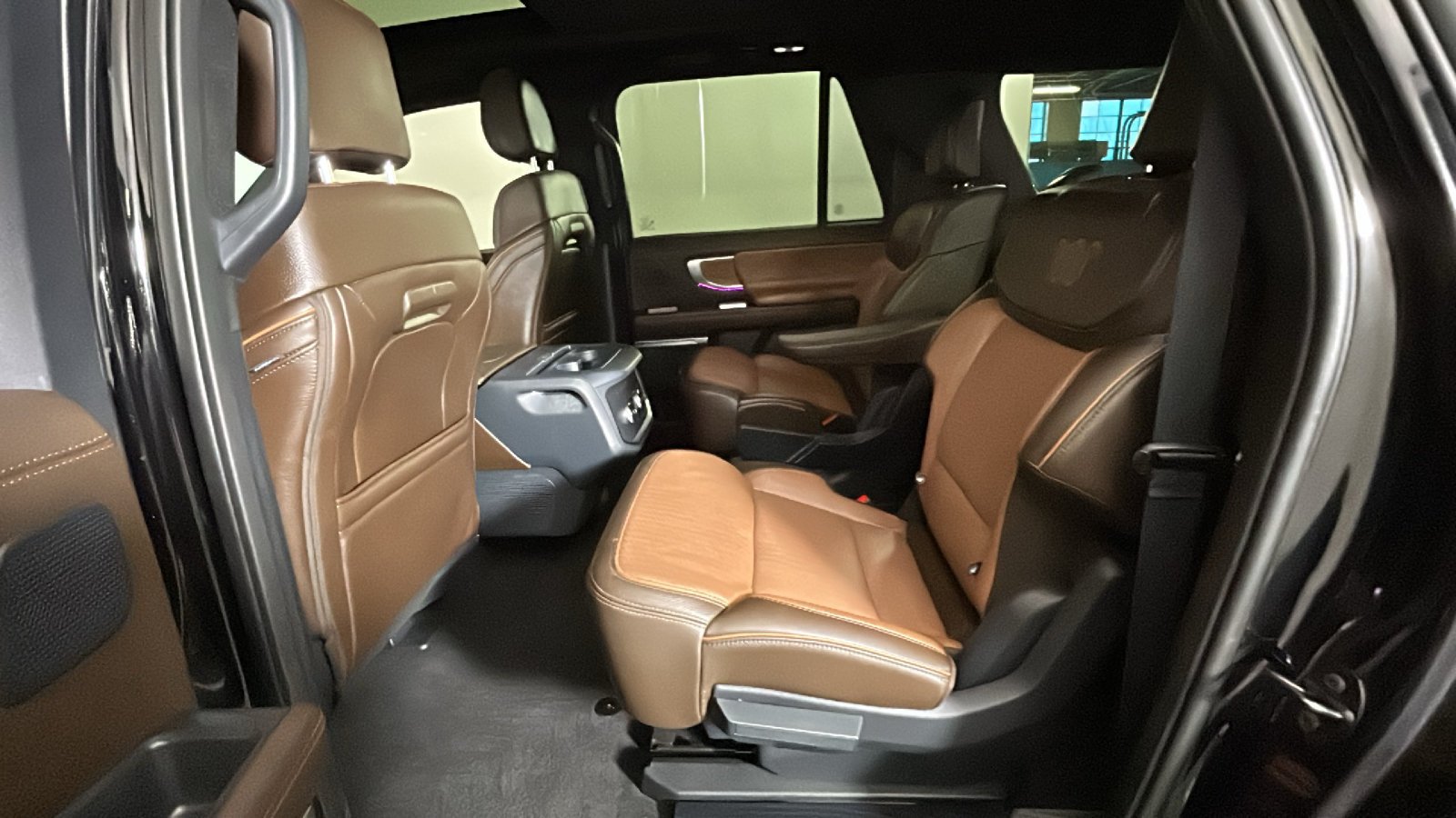 Used 2025 Ford Expedition Max King Ranch AWD/4WD image 32