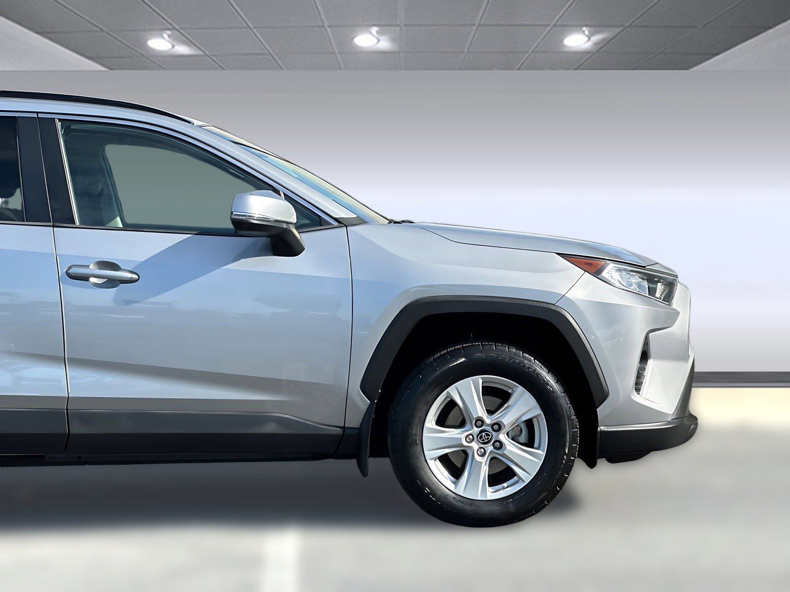 Used 2019 Toyota RAV4 XLE w/ Carpet Mat Package image 33