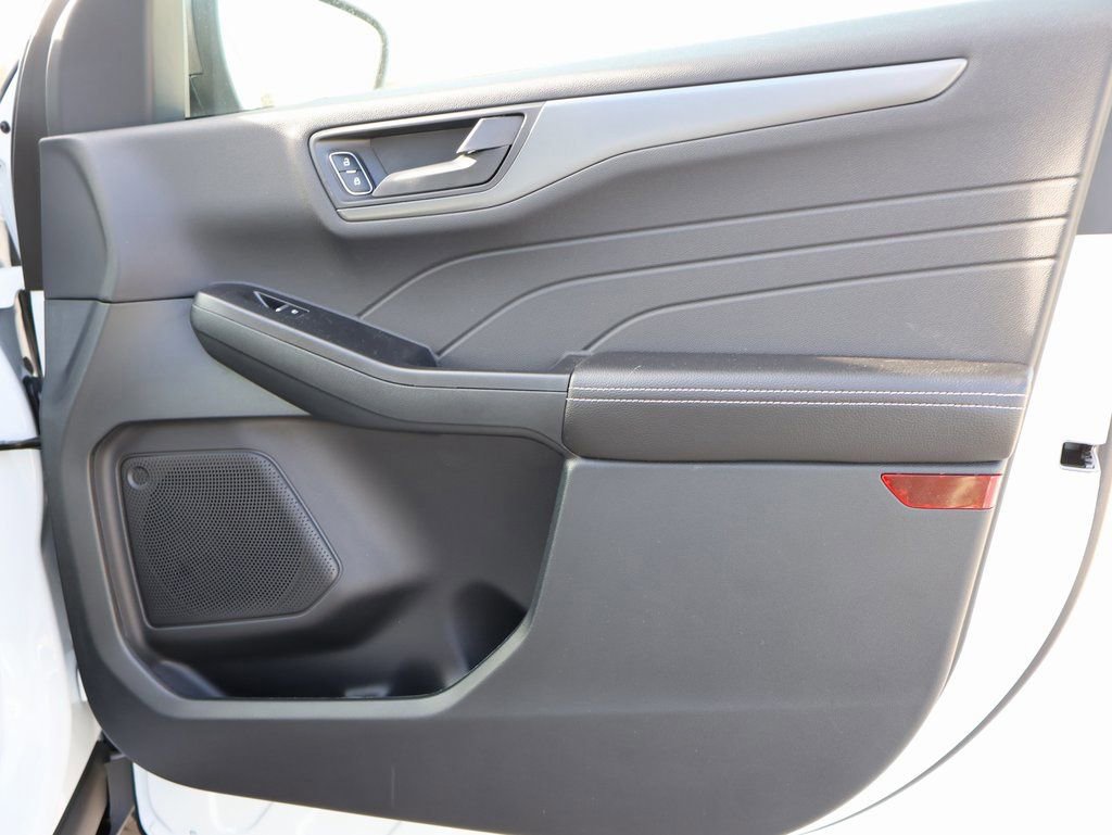 New 2026 Ford Escape Active w/ Cold Weather Package AWD/4WD image 8
