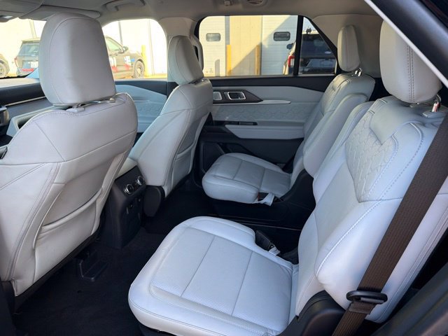 Certified 2026 Ford Explorer Platinum w/ LUX Leather Package AWD/4WD image 17
