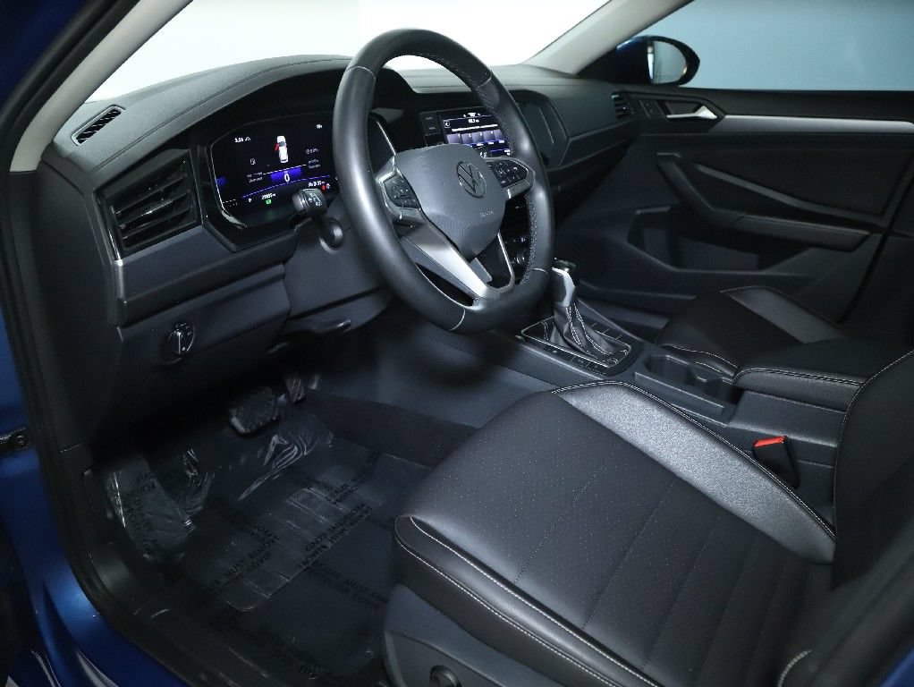 Used 2023 Volkswagen Jetta SE FWD image 17