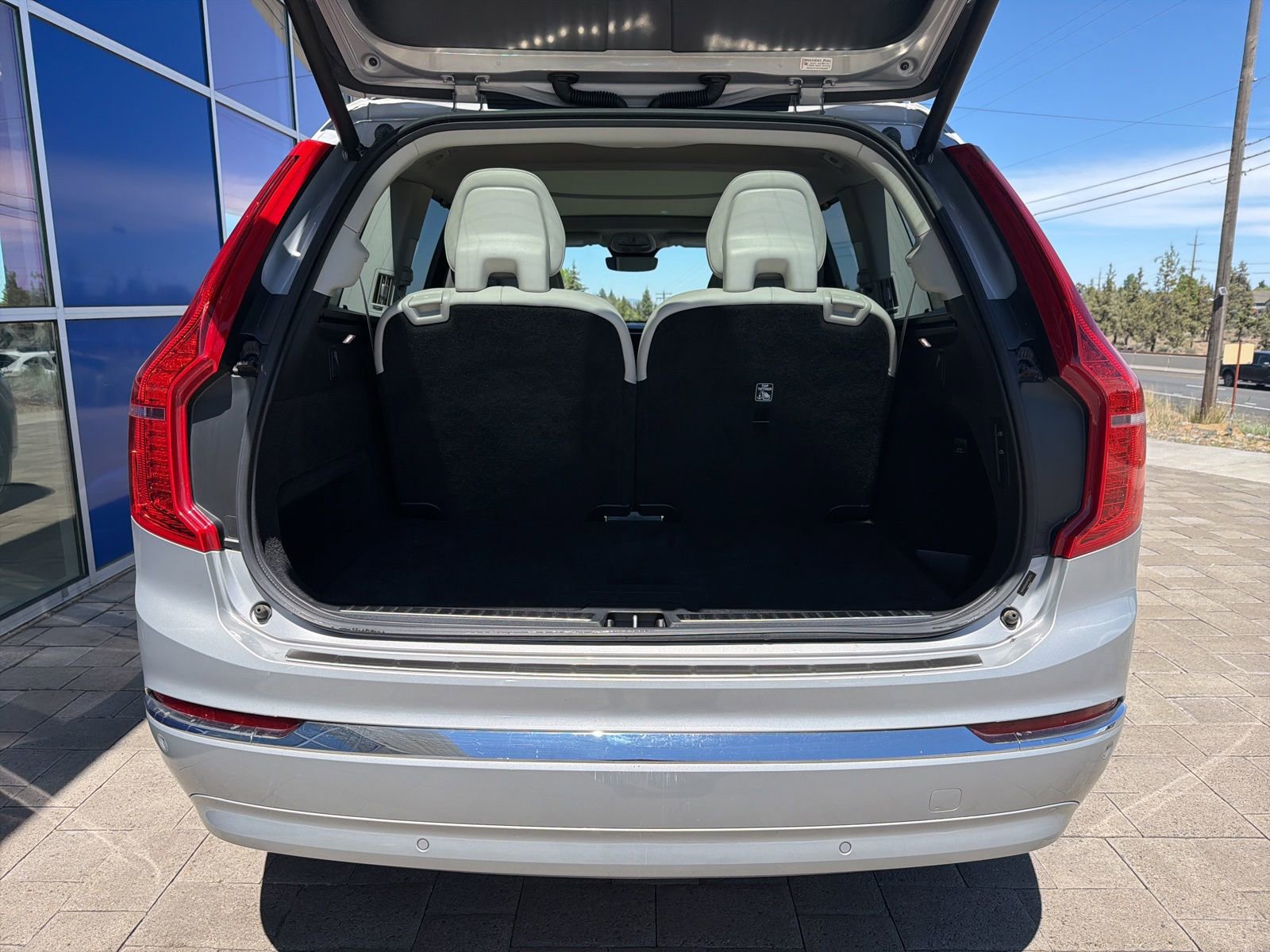 Used 2023 Volvo XC90 T8 Ultimate AWD/4WD image 9