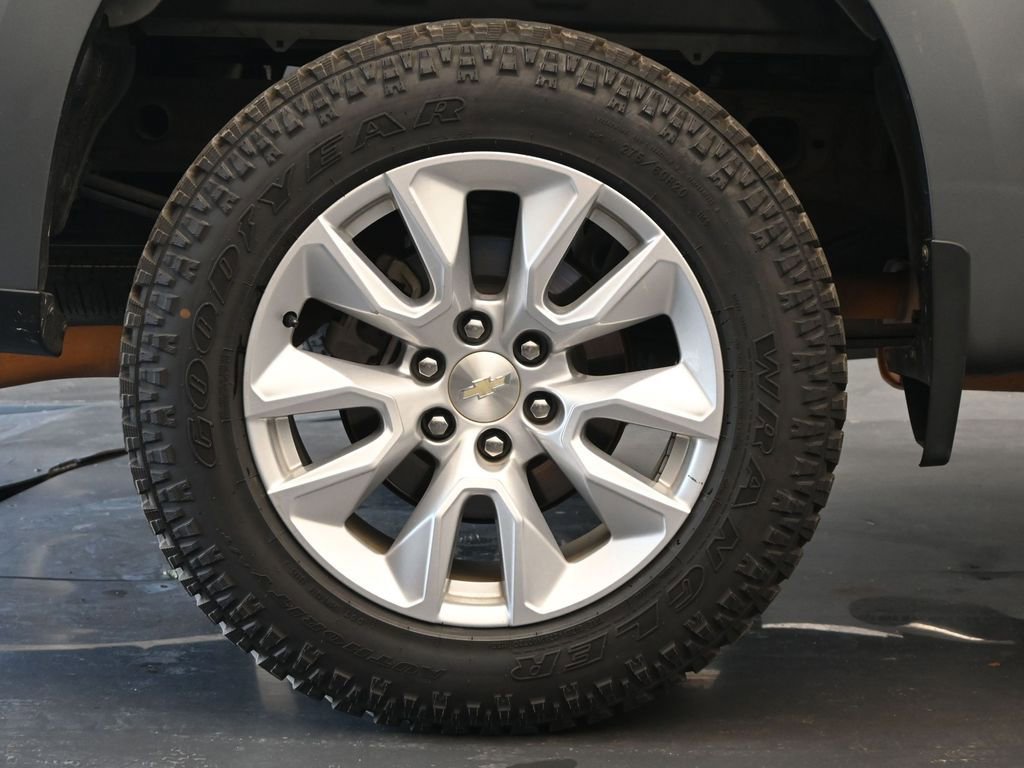 Used 2020 Chevrolet Silverado 1500 Custom w/ Custom Value Package image 9