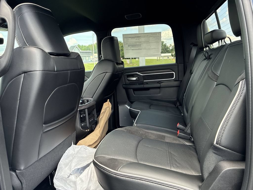 New 2026 RAM 4500 4x4 Crew Cab DRW w/ Laramie Trim Package image 21