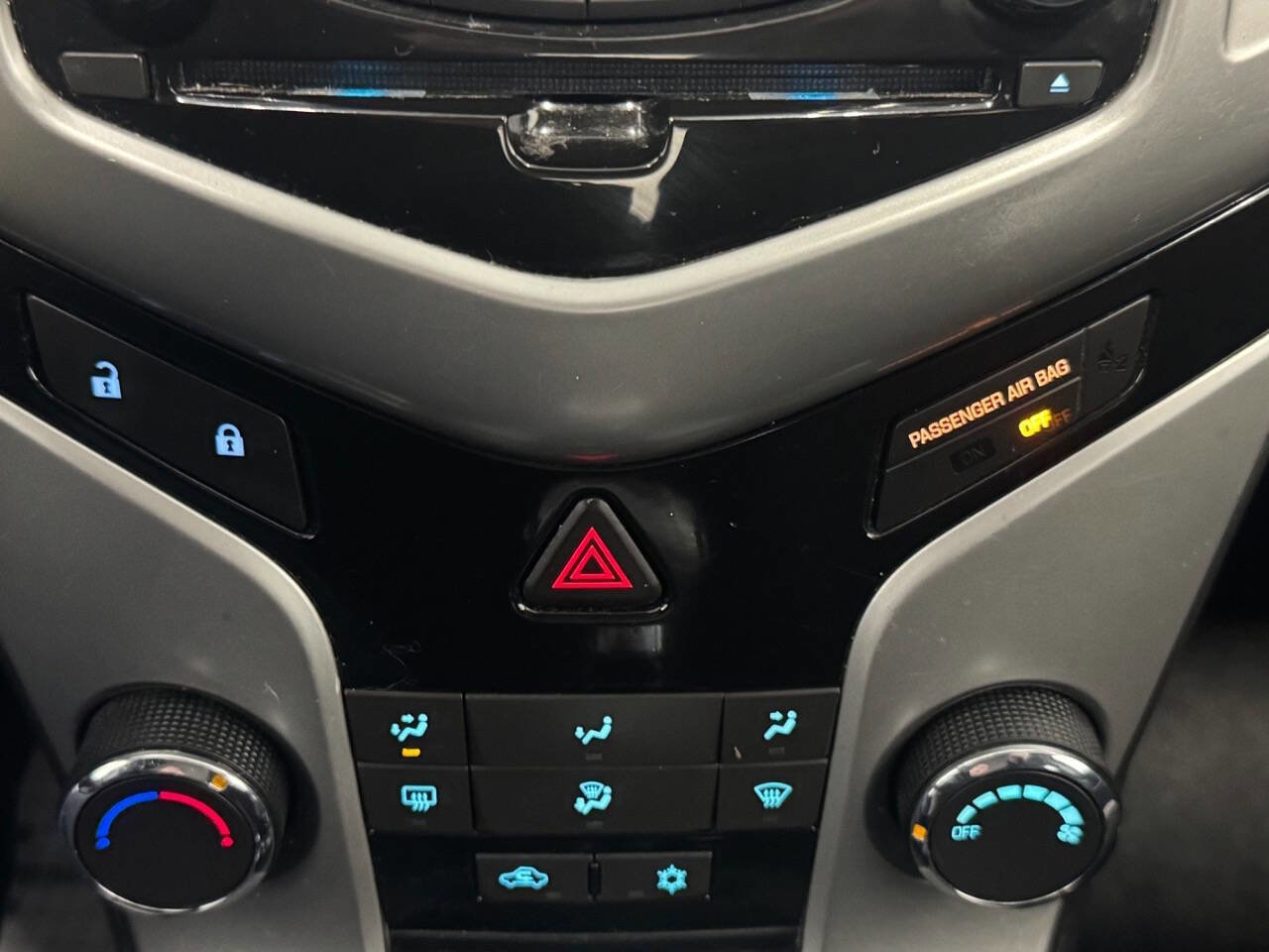 Used 2013 Chevrolet Cruze LT image 32