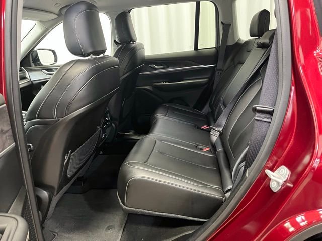 Used 2023 Jeep Grand Cherokee Limited w/ Black Appearance Package image 26