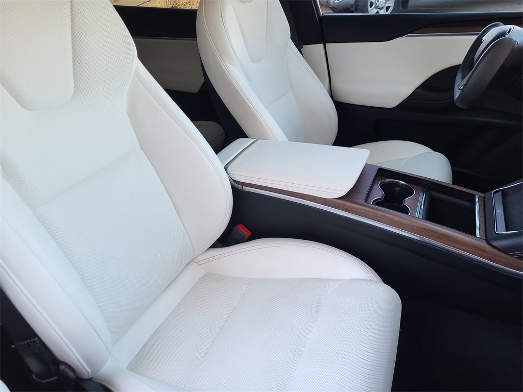Used 2022 Tesla Model X image 19