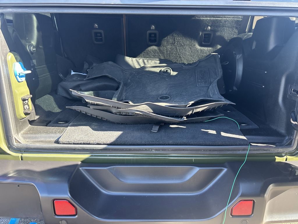 Used 2022 Jeep Wrangler Unlimited Sahara w/ Cold Weather Group image 29