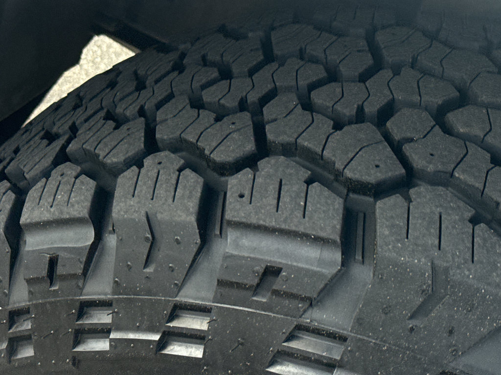 Certified 2024 Nissan Frontier SV w/ SV Convenience Package image 12