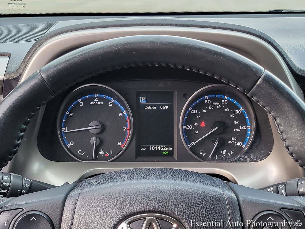 Used 2018 Toyota RAV4 XLE AWD/4WD image 18