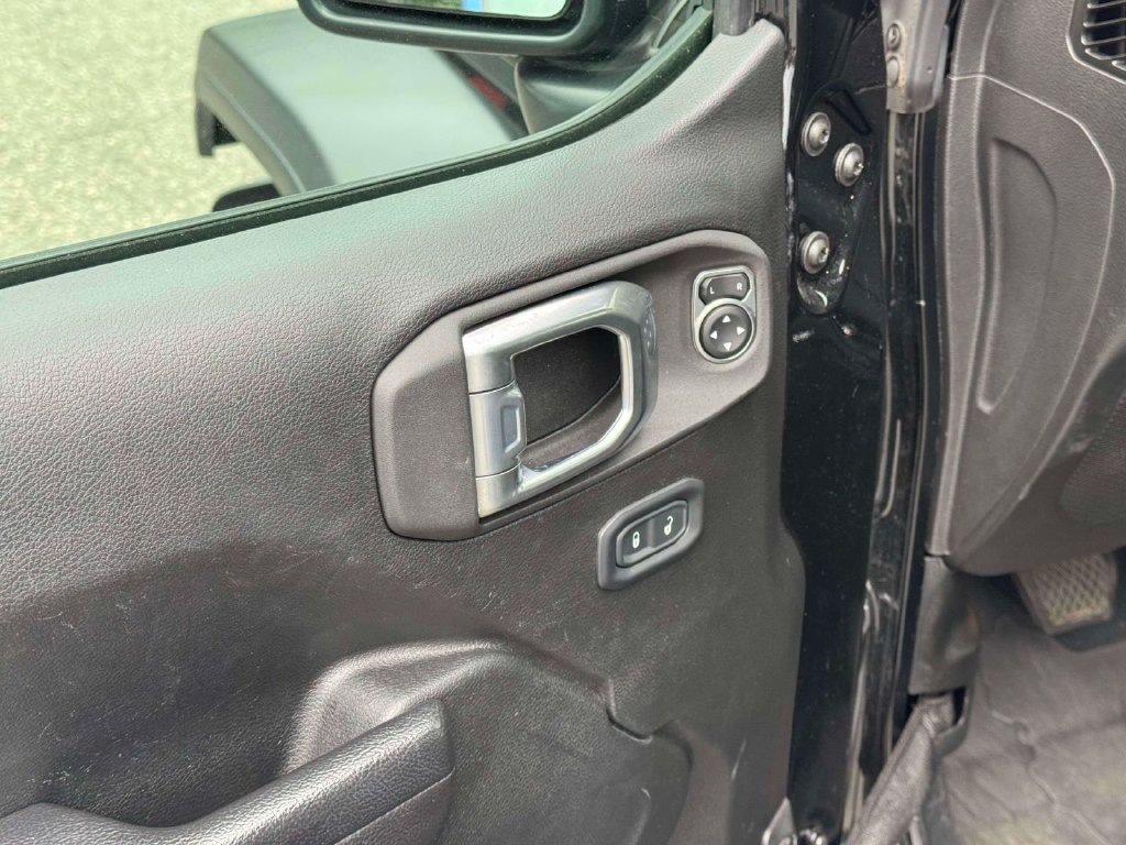 Used 2022 Jeep Wrangler Sport AWD/4WD image 17