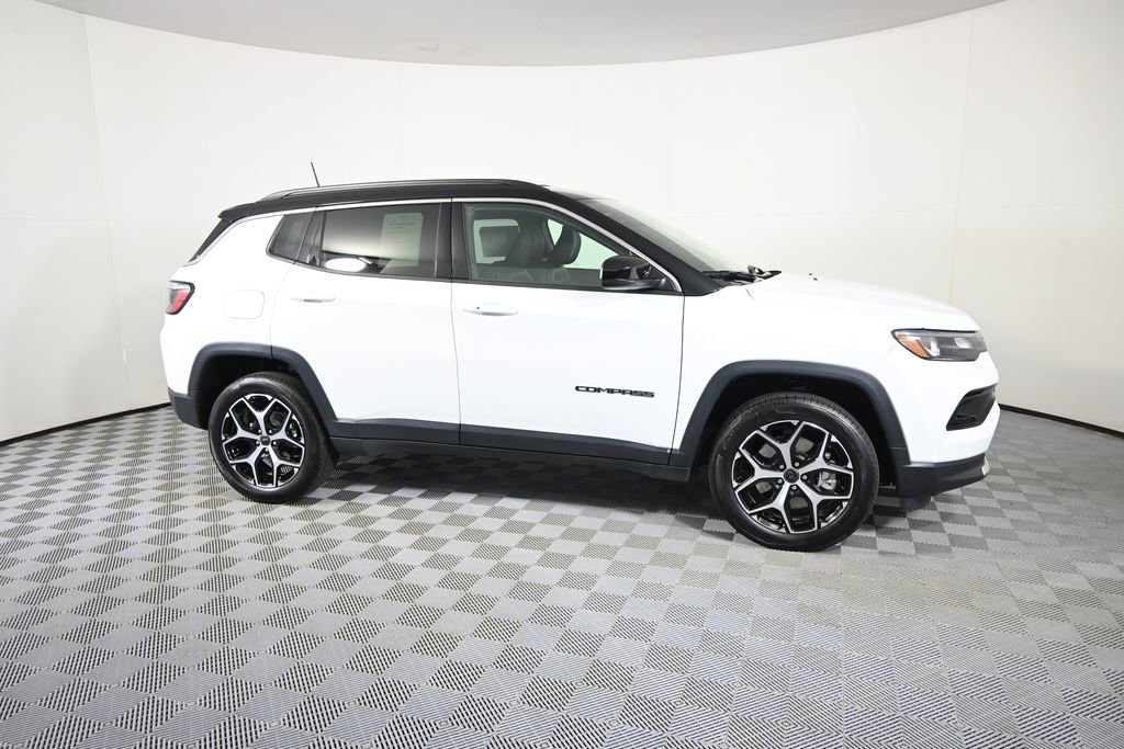 Used 2025 Jeep Compass Limited AWD/4WD image 8
