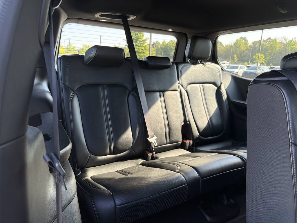 Used 2024 Jeep Wagoneer Series II w/ Flexible Seating Group RWD image 17