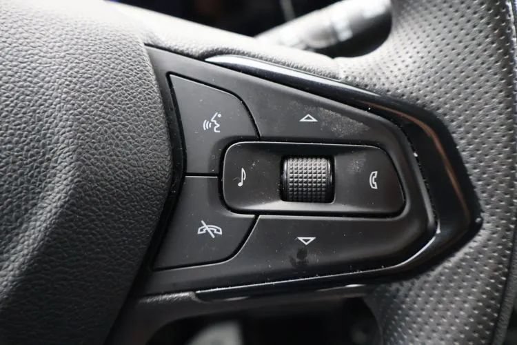 Used 2025 Chevrolet Trax LT FWD image 23