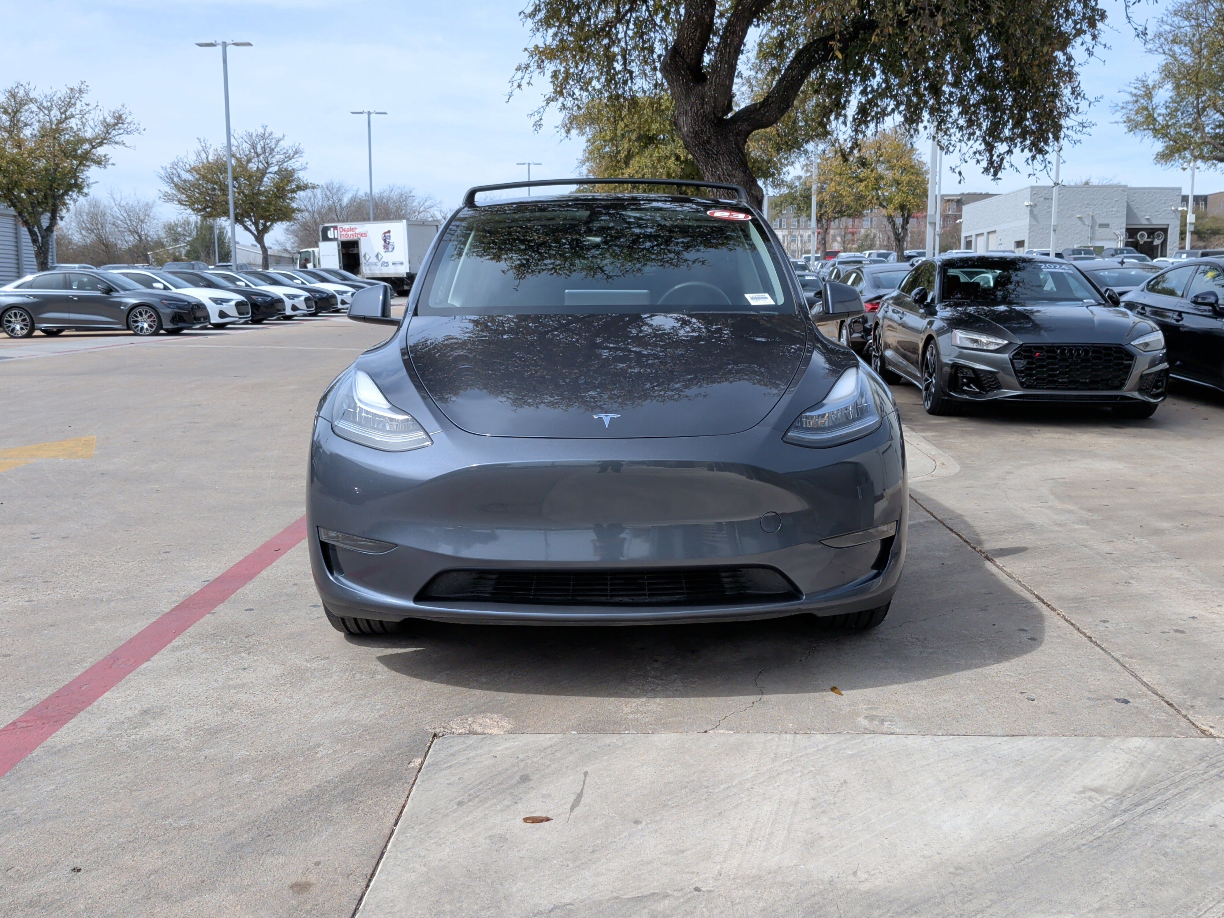 Used 2023 Tesla Model Y AWD image 3