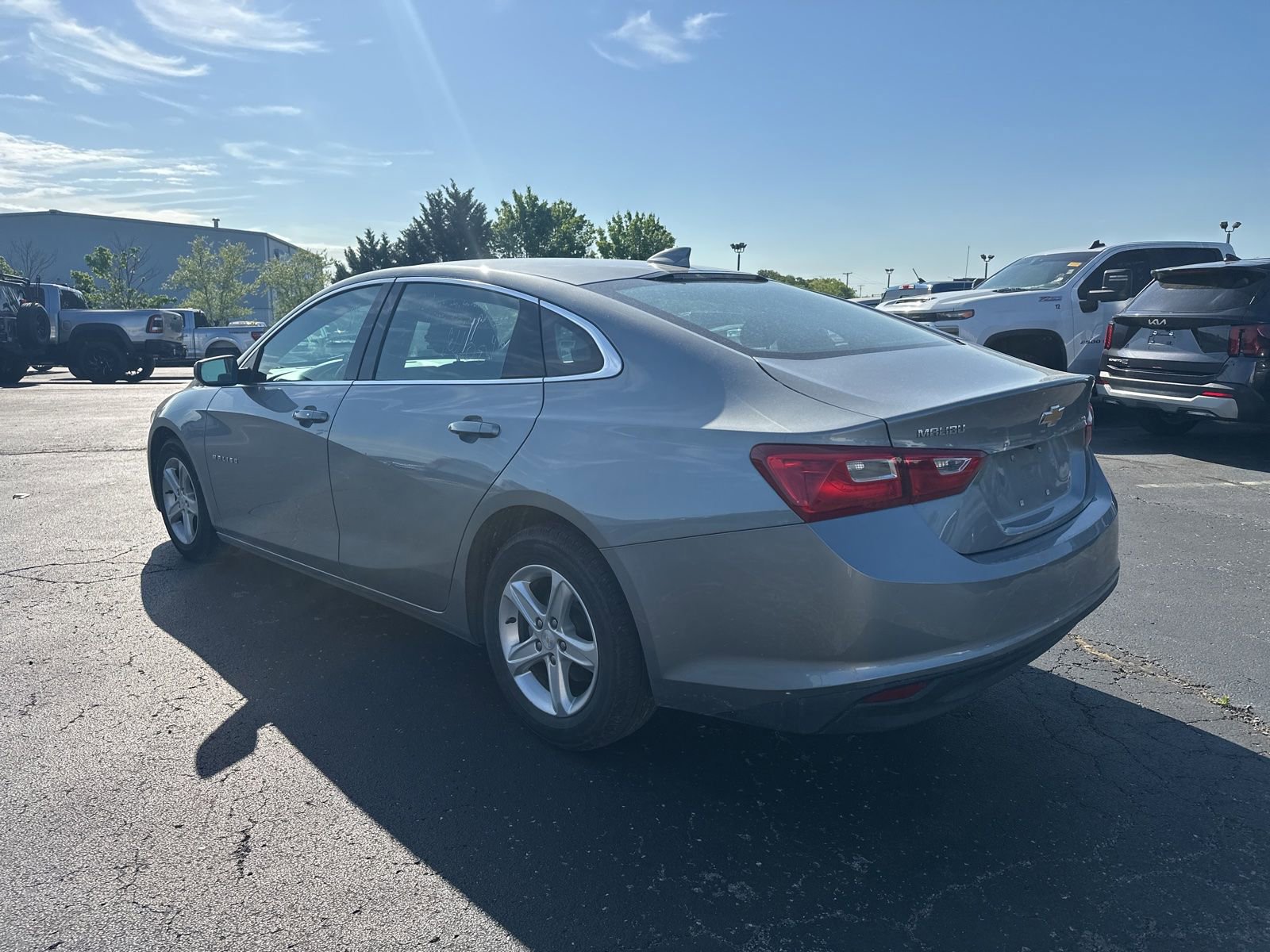 Used 2023 Chevrolet Malibu LT FWD image 4