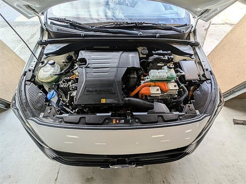 Used 2018 Hyundai Ioniq Limited FWD image 17