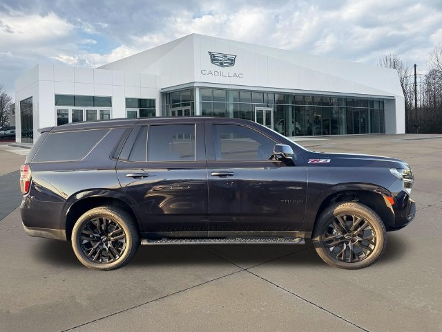 Used 2021 Chevrolet Tahoe Z71 w/ Luxury Package AWD/4WD image 3