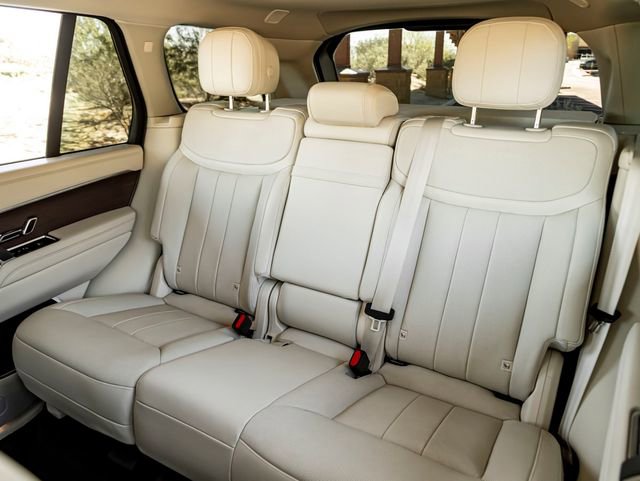 Used 2023 Land Rover Range Rover SE image 24