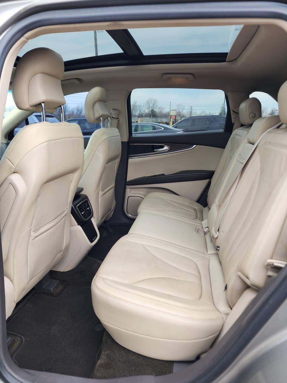 Used 2016 Lincoln MKX Reserve image 16