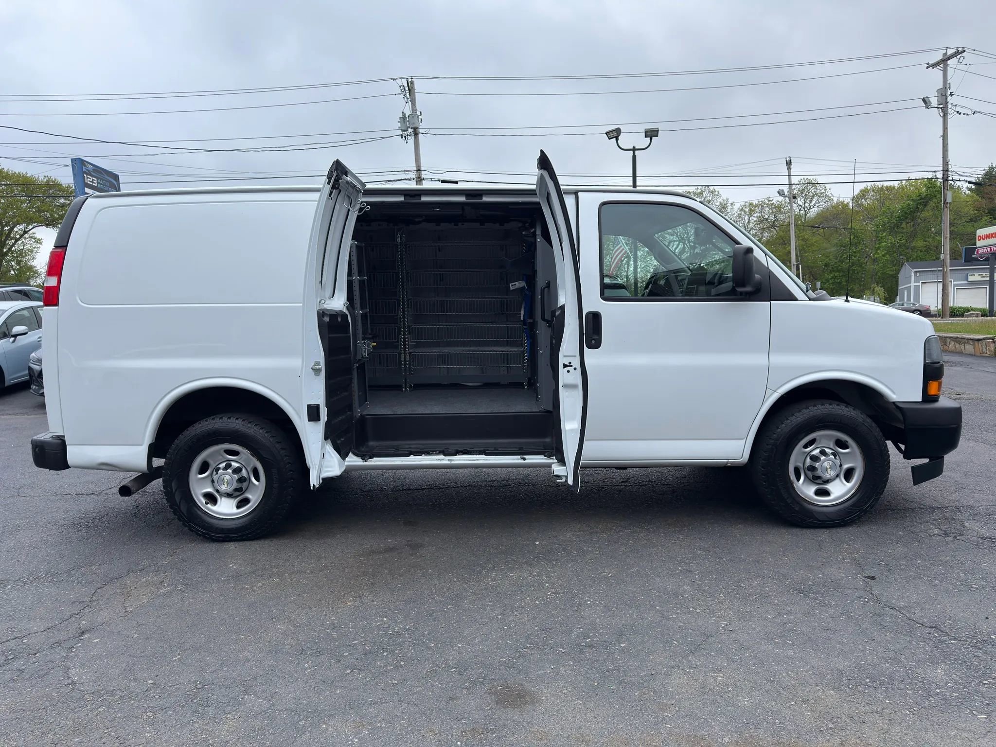 Used 2021 Chevrolet Express 2500 RWD image 16