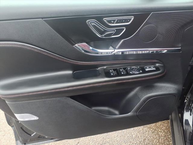 Used 2023 Lincoln Corsair Reserve w/ Equipment Group 201A image 14