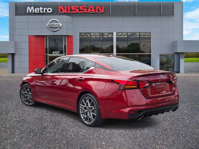 Certified 2024 Nissan Altima 2.0 SR FWD image 4