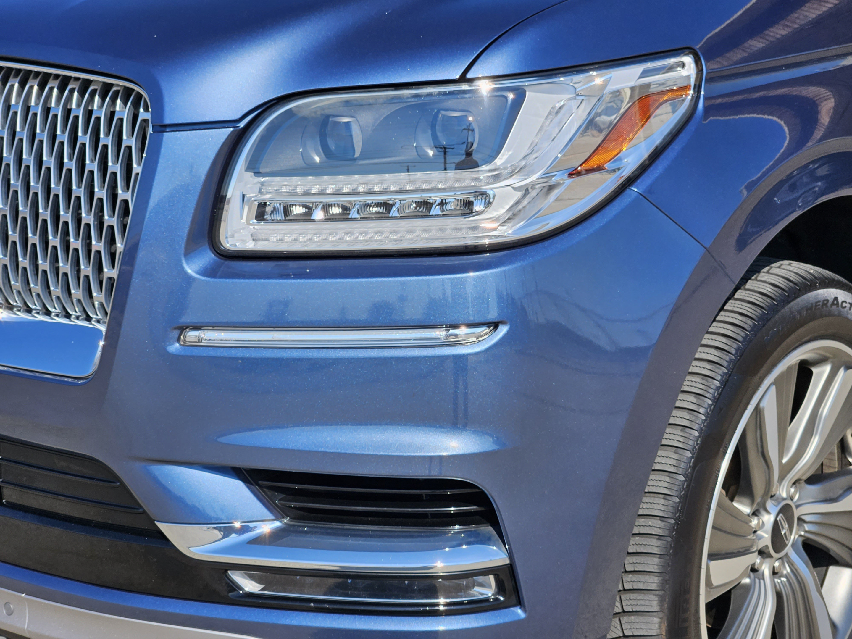 Used 2018 Lincoln Navigator Reserve AWD/4WD image 11