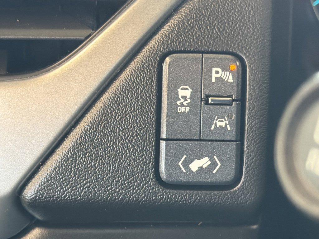 Used 2018 Chevrolet Suburban Premier AWD/4WD image 20