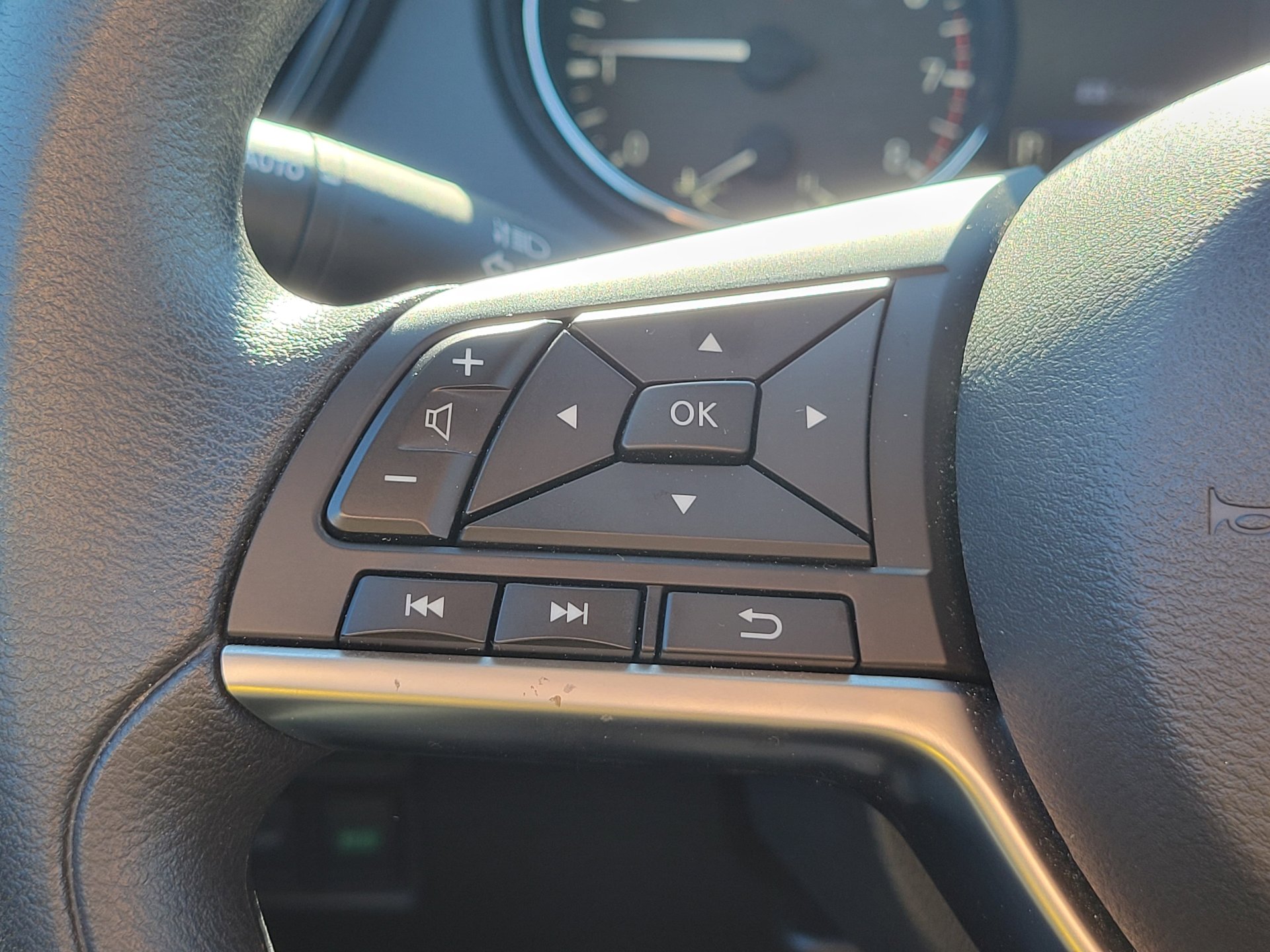 Used 2020 Nissan Rogue Sport S w/ Appearance Package image 22