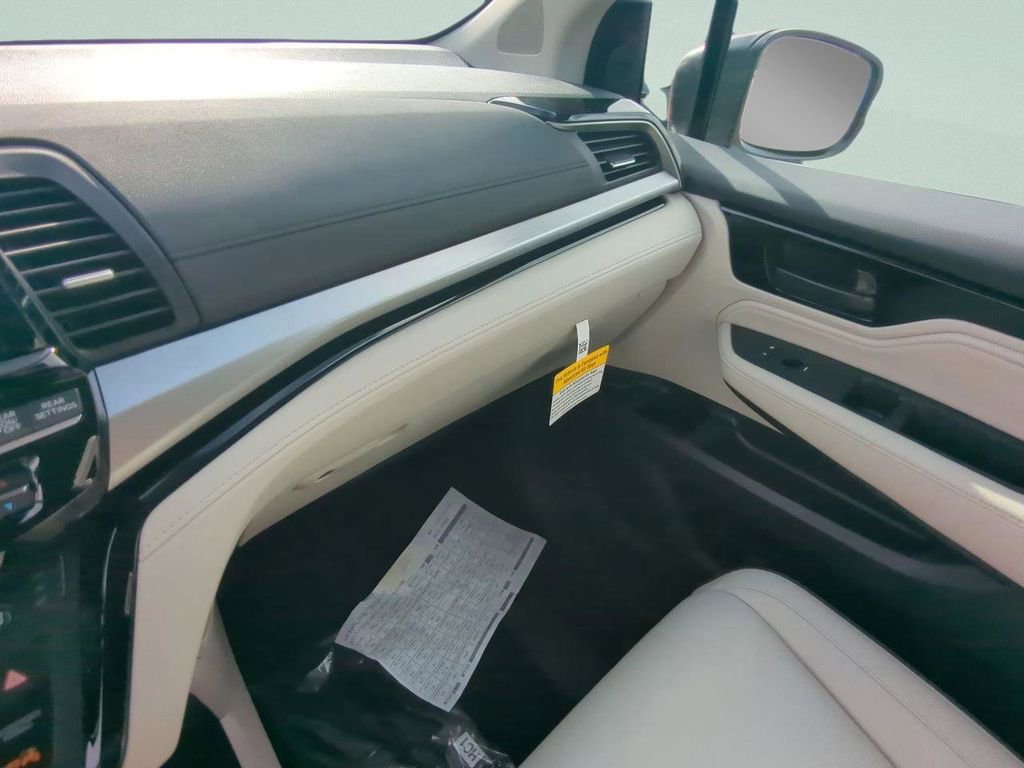 New 2026 Honda Odyssey Touring image 17