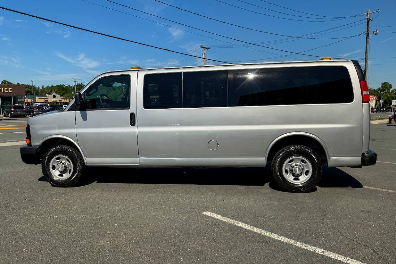 Used 2016 Chevrolet Express 3500 LS RWD image 7
