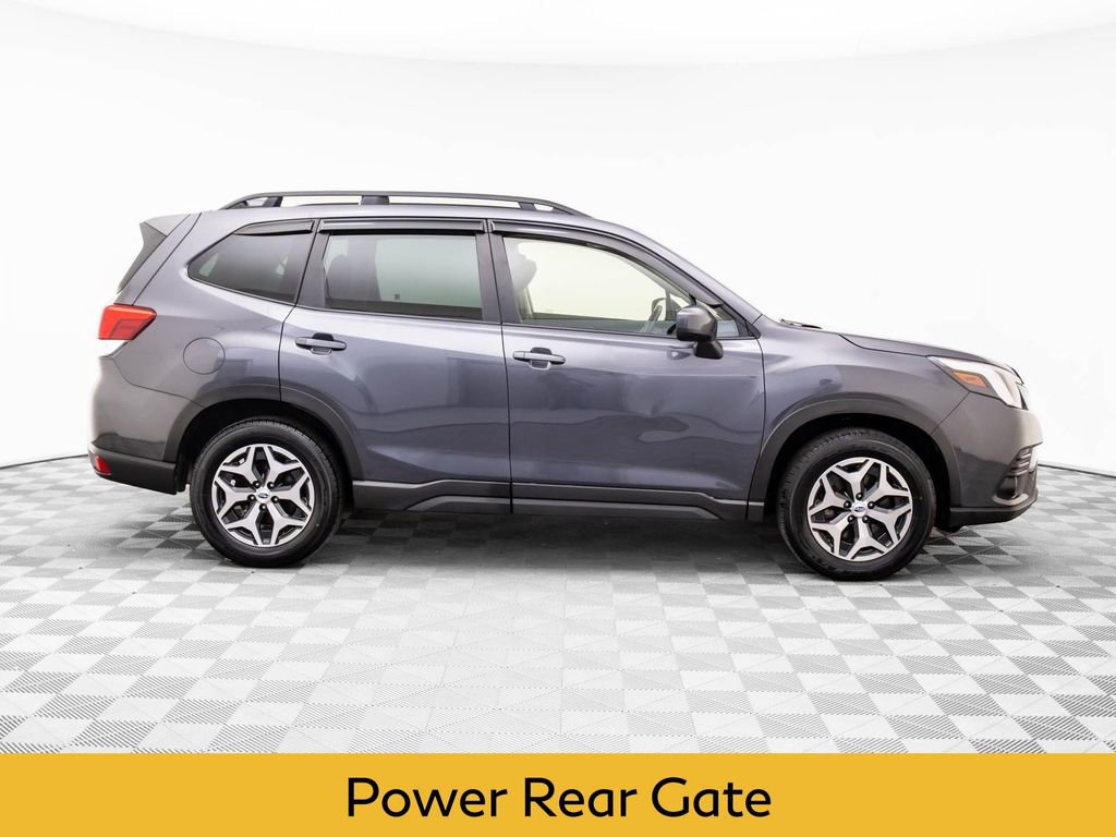 Used 2023 Subaru Forester Premium image 7